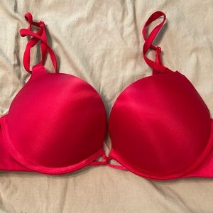 Victoria Secret bombshell bra 32b